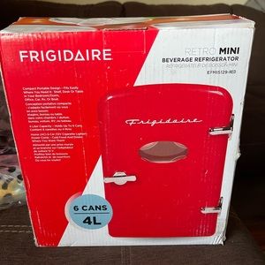 Frigidaire Retro Mini Fridge